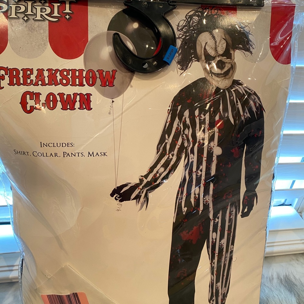 Adult Freakshow clown costume